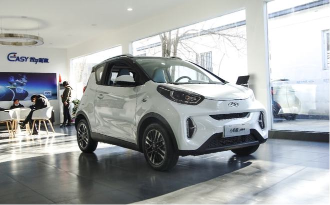 奇瑞小蚂蚁2022款甜粉款,小蚂蚁罗曼斯和全糖甜粉款区别