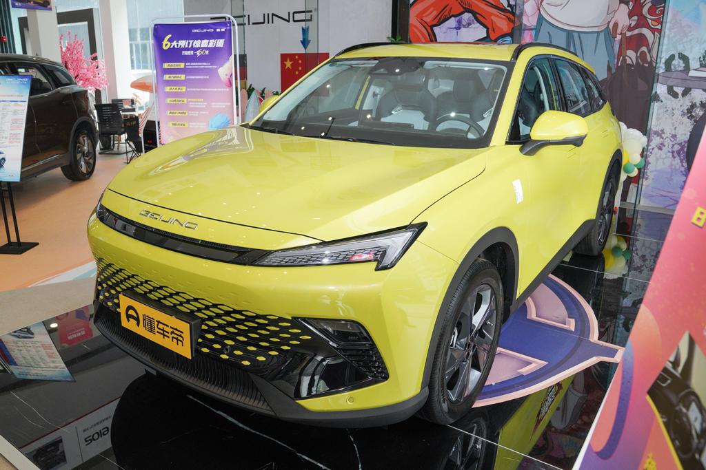 试驾北京汽车魔方：燃油车与智能化的最新结合。