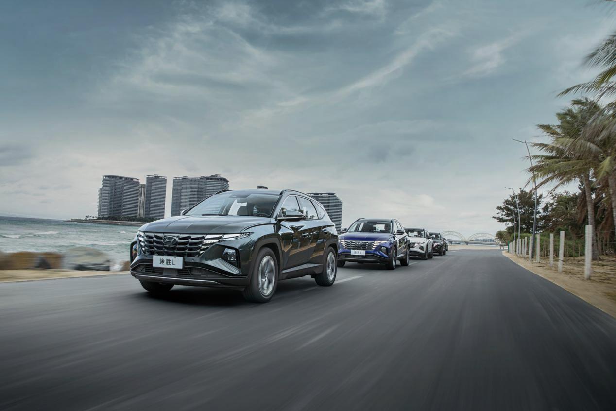 现代第五代途胜8at版,北京现代途胜第五代suv落地多少钱