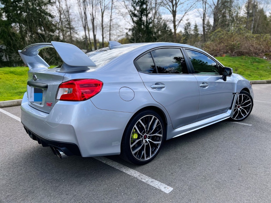 放荡不羁的烂仔——斯巴鲁STI