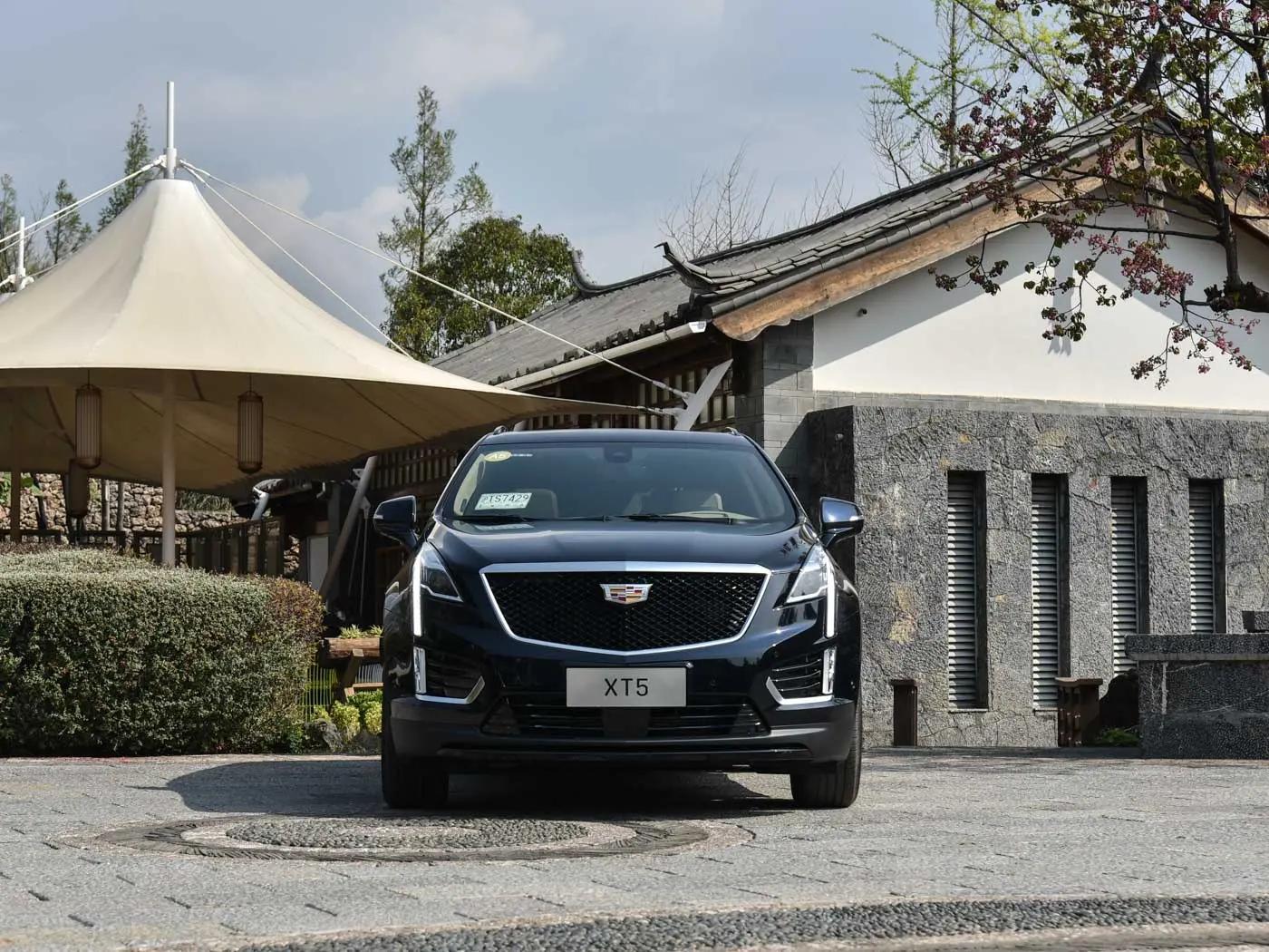 自适应巡航凯迪拉克xt4,凯迪拉克xt5黑武士闪亮登场