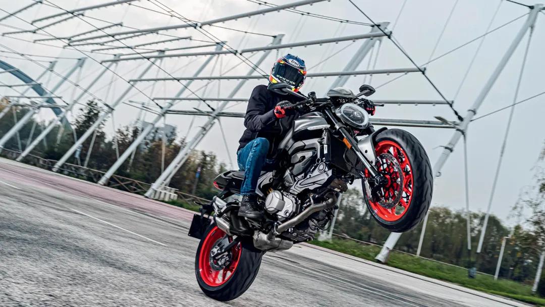 预算10万买什么摩托二手,10w左右预算摩托车二手