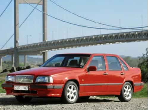 三点式安全带的正确系法,三点式安全带