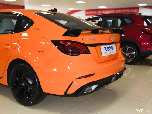 名爵mg6pro自带尾翼吗,第三代mg6pro底盘大飙车