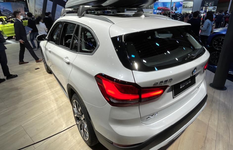 宝马x1三缸和四缸区别,宝马x1耐用省油是3缸的问题吗