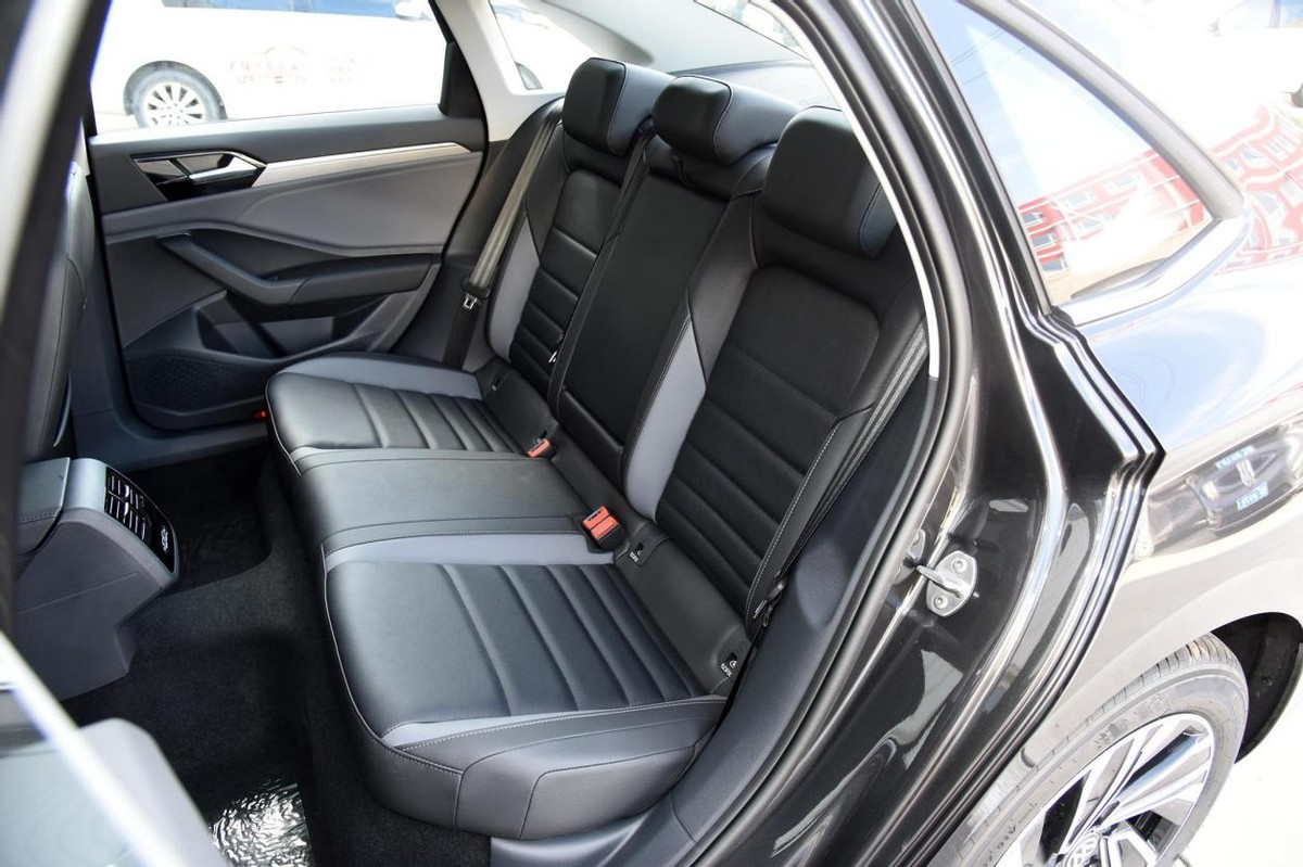 大众速腾1.4t舒适版外观测评,全新大众速腾1.4t中配试驾