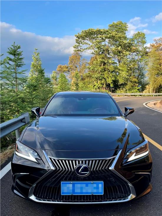 全家感到舒适新款七代ES年轻时尚