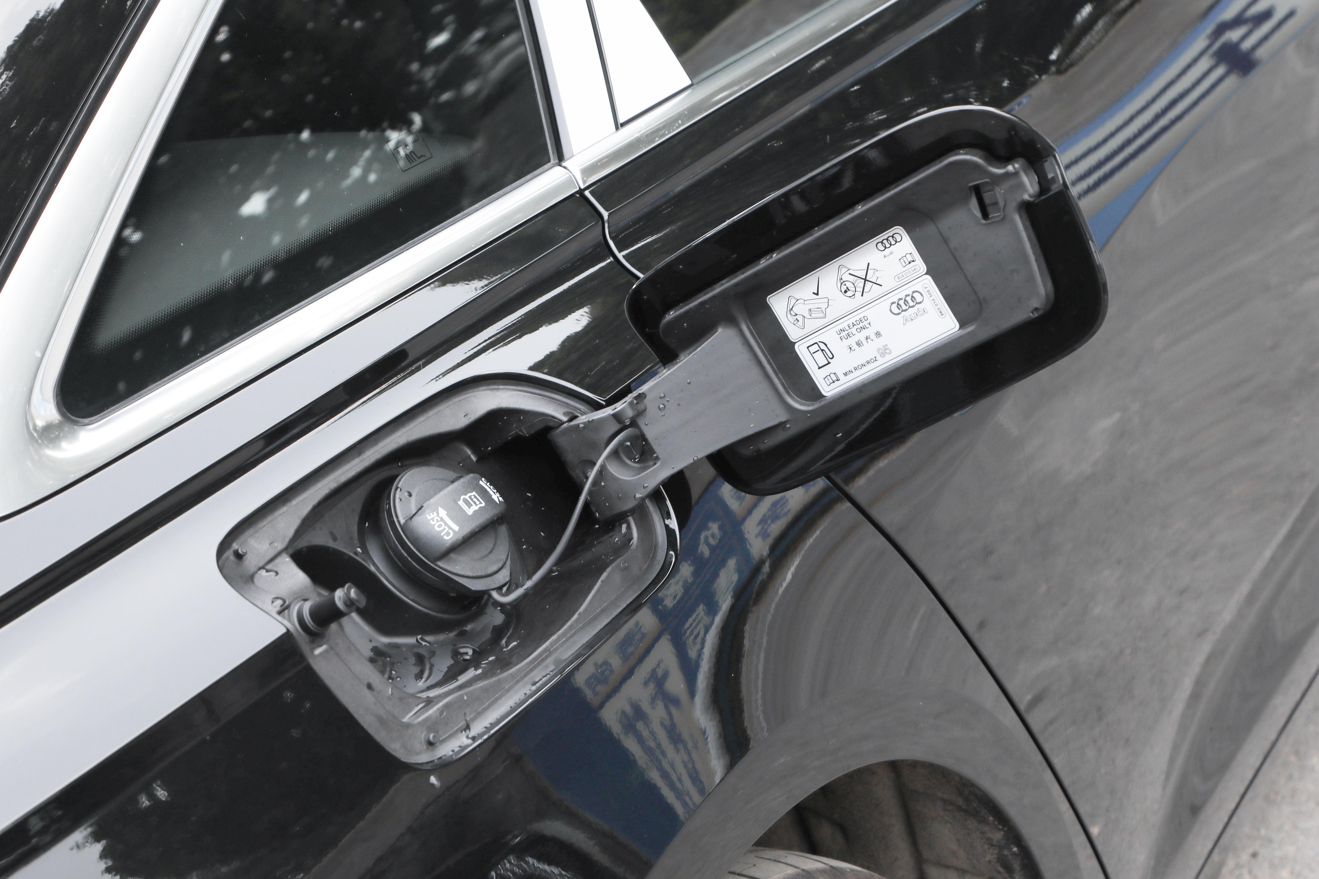 奥迪a6lphev一年的养车费用,奥迪a6lphev上路多少钱