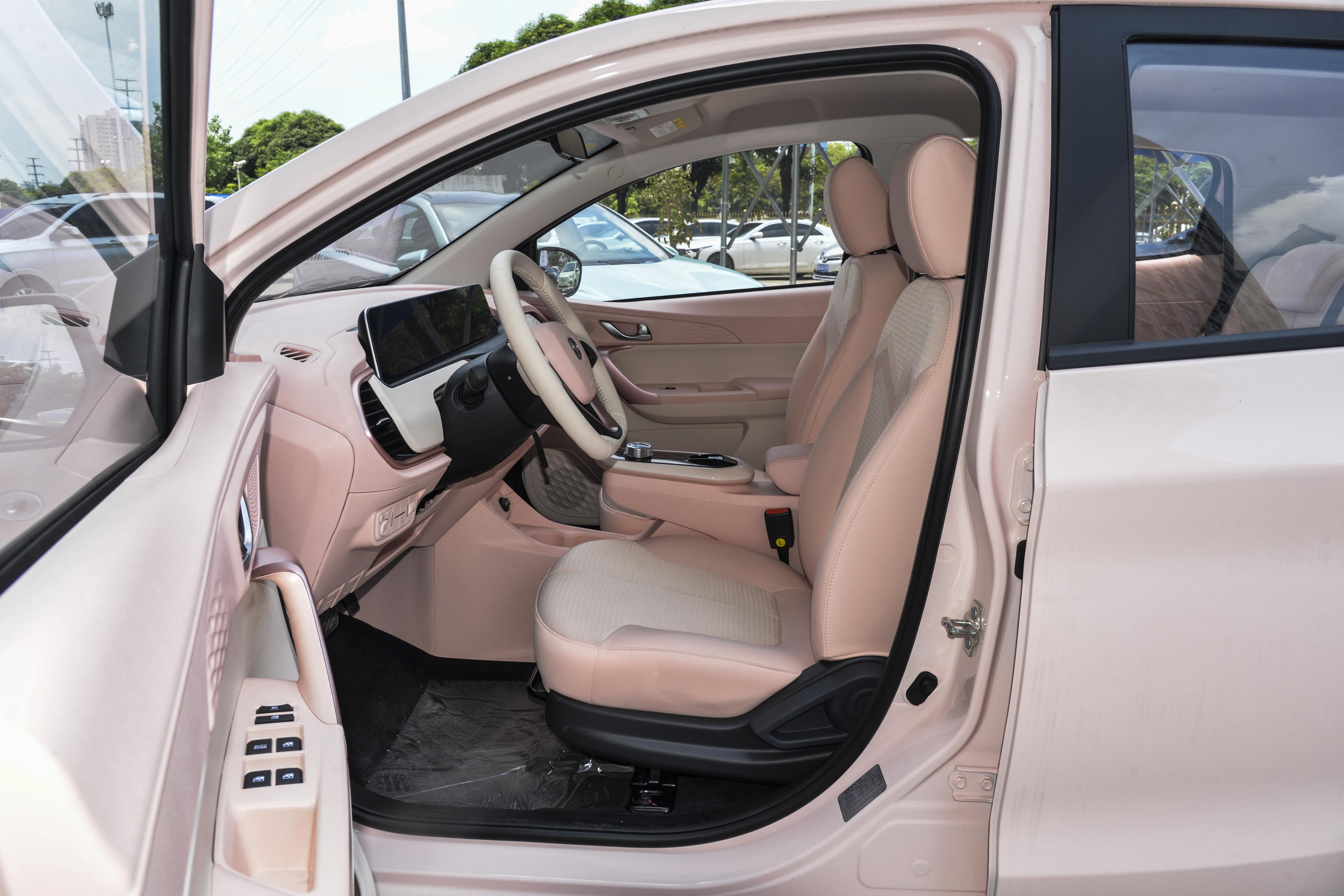 奔奔e-star多彩版落地价,奔奔e-star售价区间2.98-7.48万元