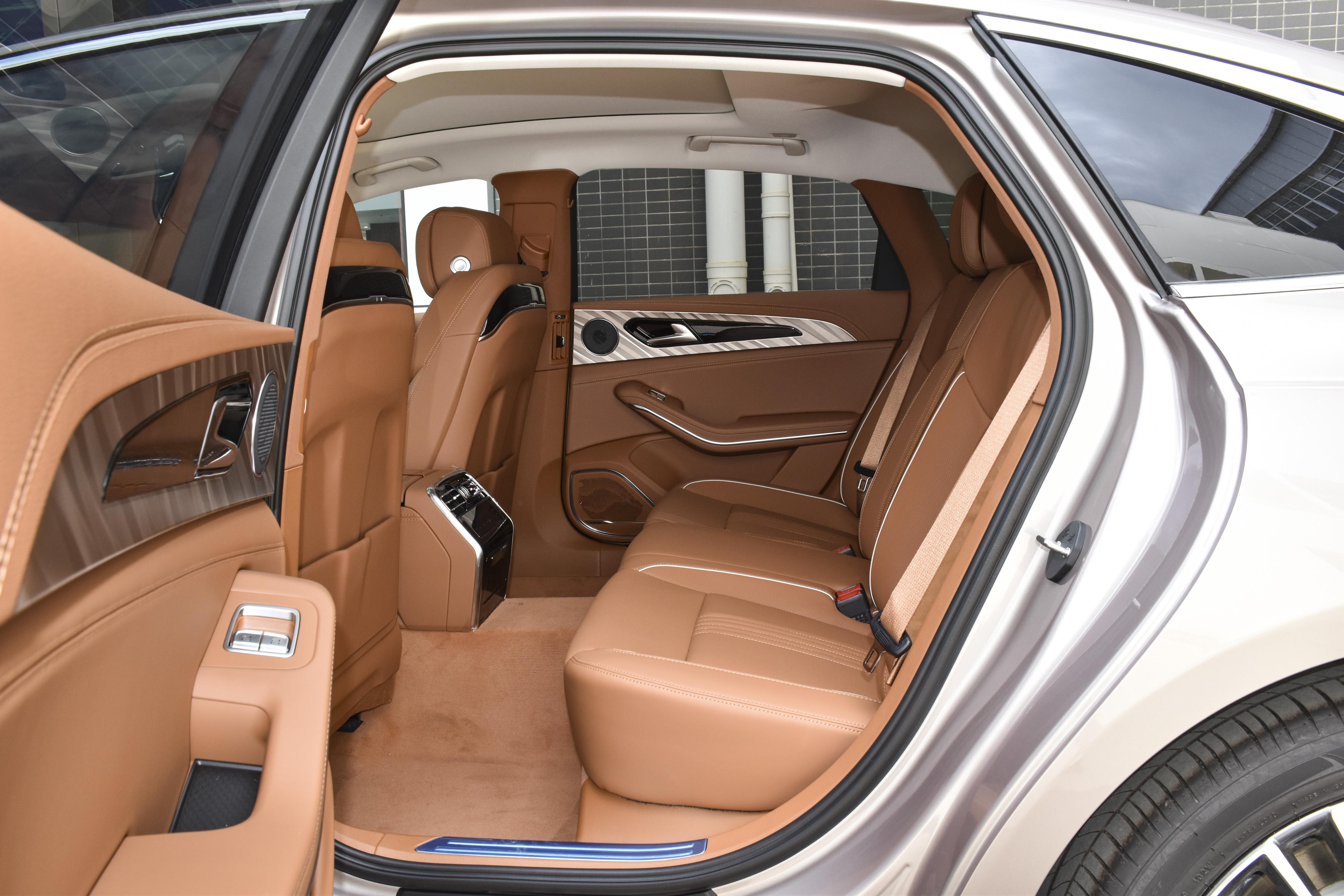 13万多公里的红旗h9值多少钱,红旗h912月销量