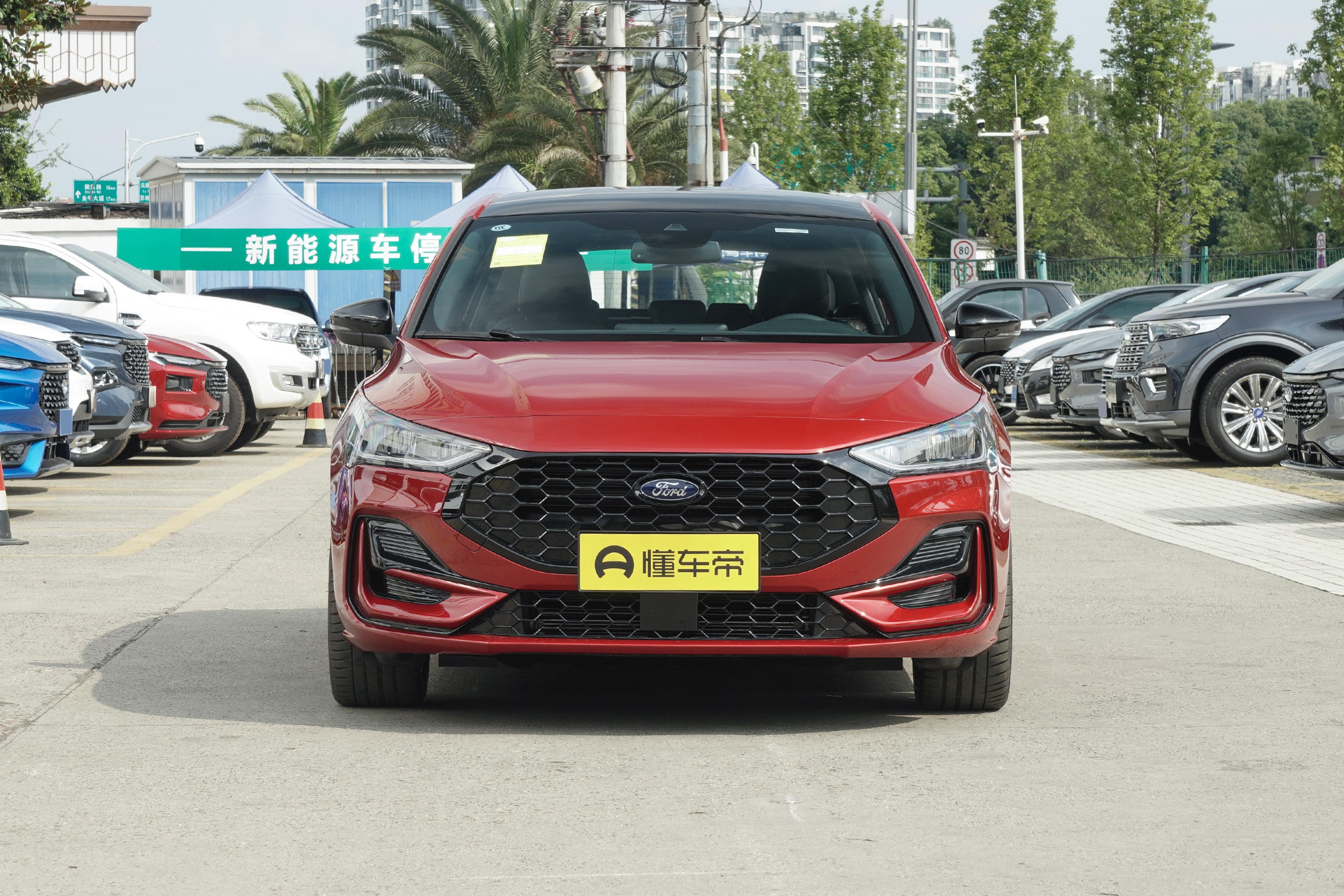 福特福克斯两厢新款测评,试驾老款福特福克斯两厢自动挡