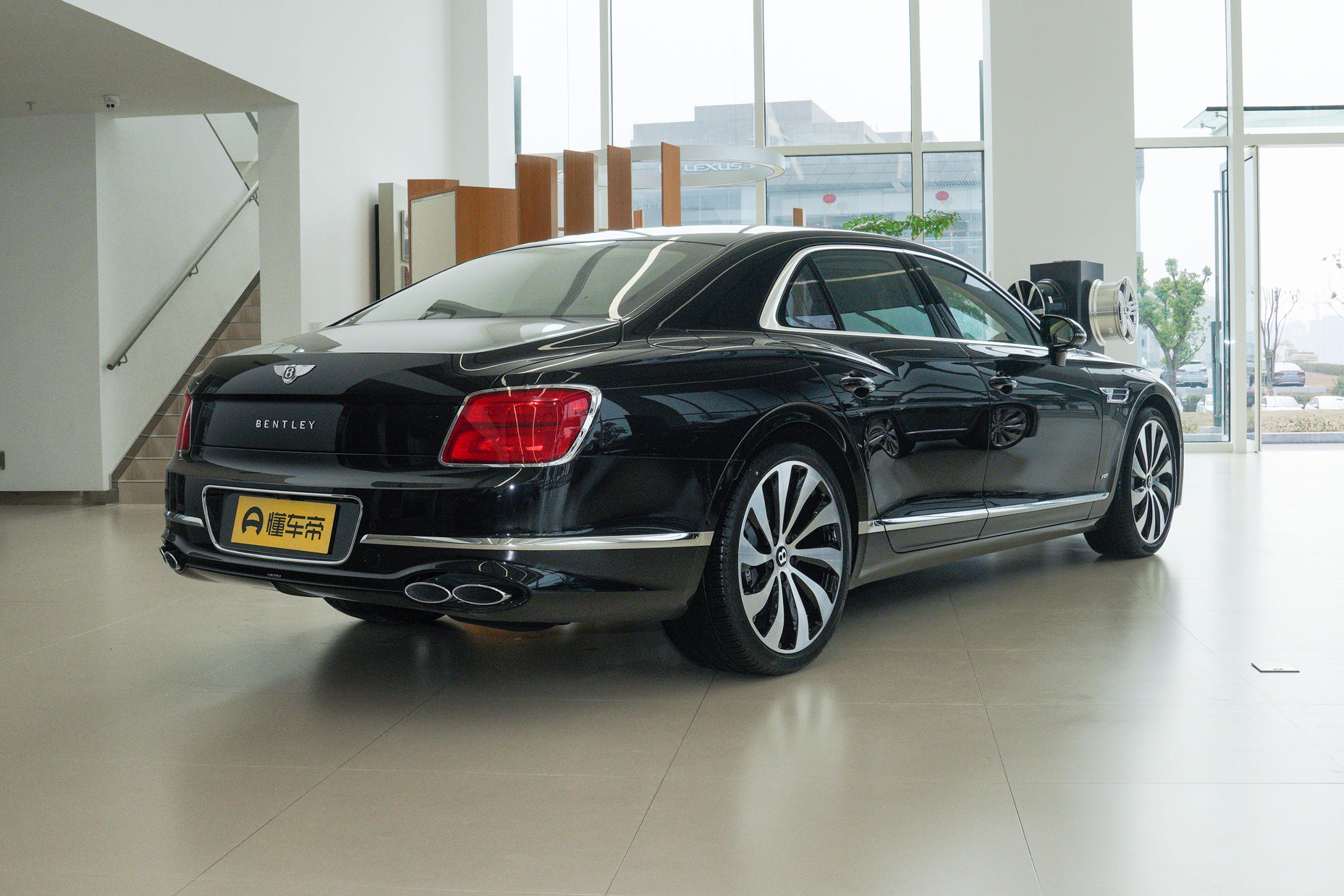 宾利飞驰W12养车费用,宾利飞驰雅度版2023养车费用