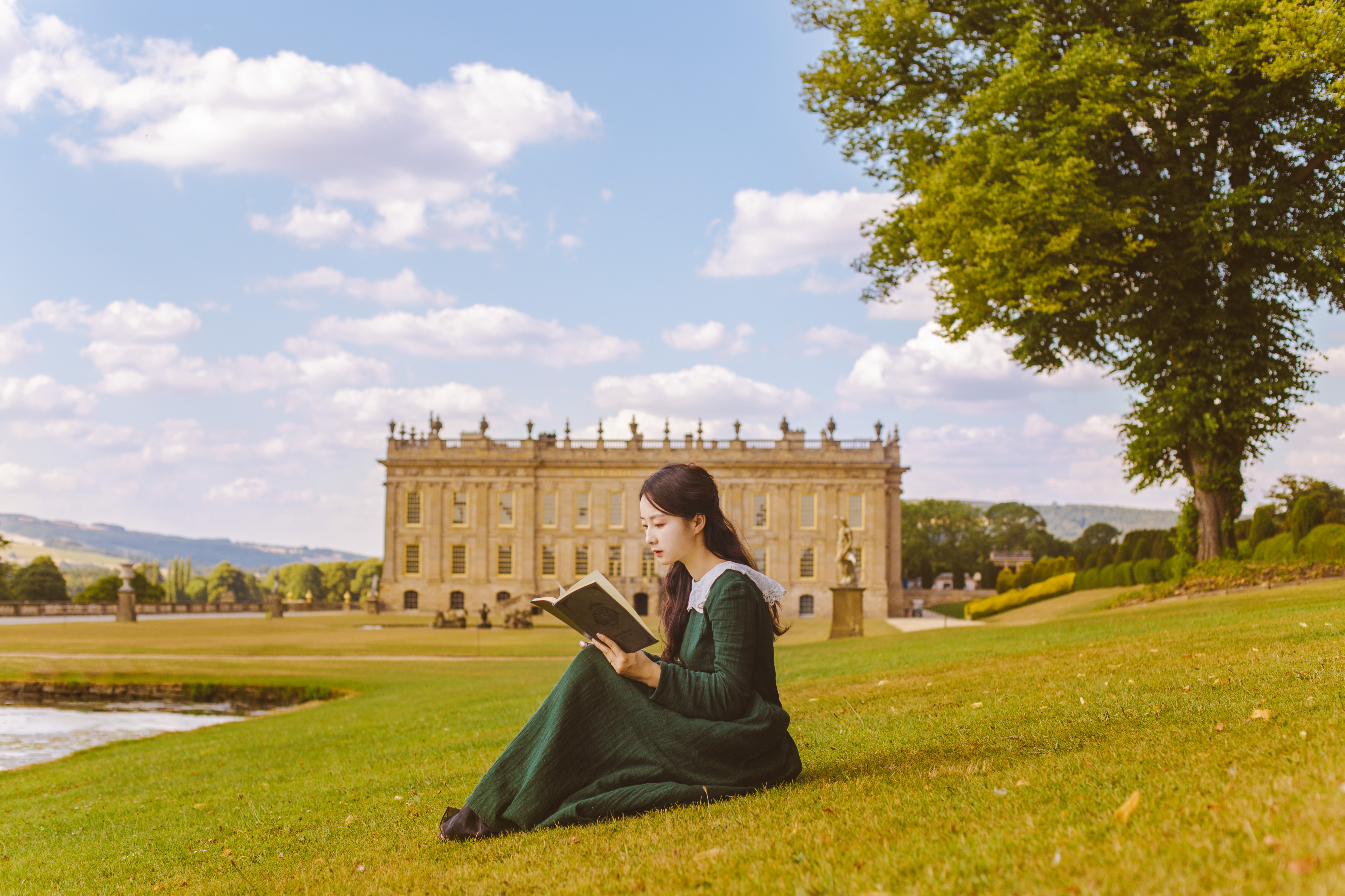 俄国小伙从小热爱诗画，不料成年之后被乱*党**定义为了国家叛徒！