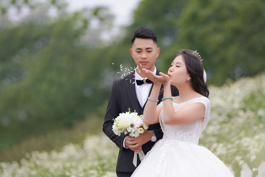 老婆没文化又很蠢怎么相处,老婆没文化老公会嫌弃吗