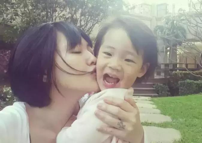 灏弒琛ㄧ櫧鑷繁鍋跺儚,灏弒鍏紑琛ㄧ櫧闊╁墽鐢锋槑鏄熷崟鐪肩毊