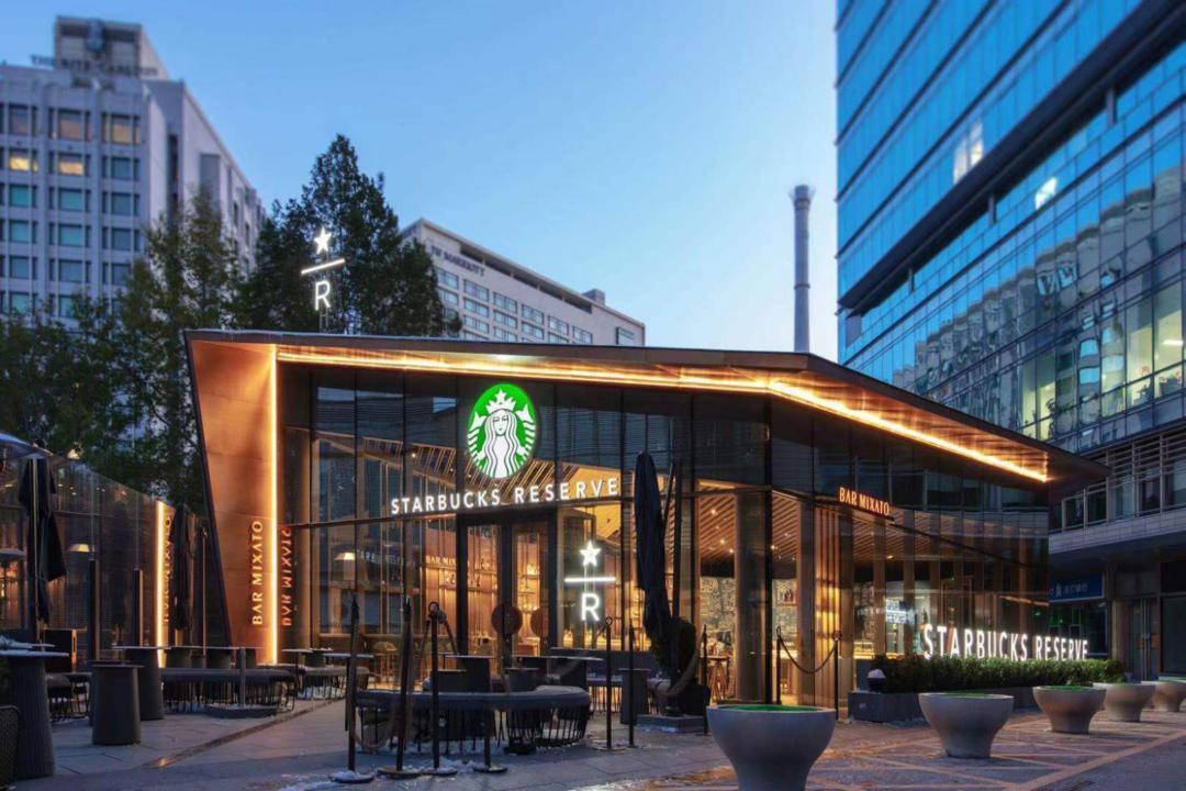 星巴克14薪还有年终奖吗,星巴克中国全职员工将享14薪