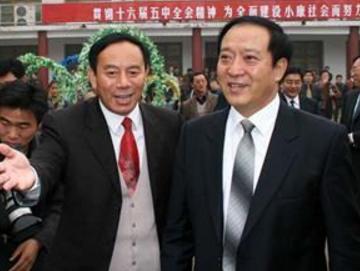 他是冯巩搭档，娶恩人之女，恋25年却在58岁离婚，曾在跳水中晕倒