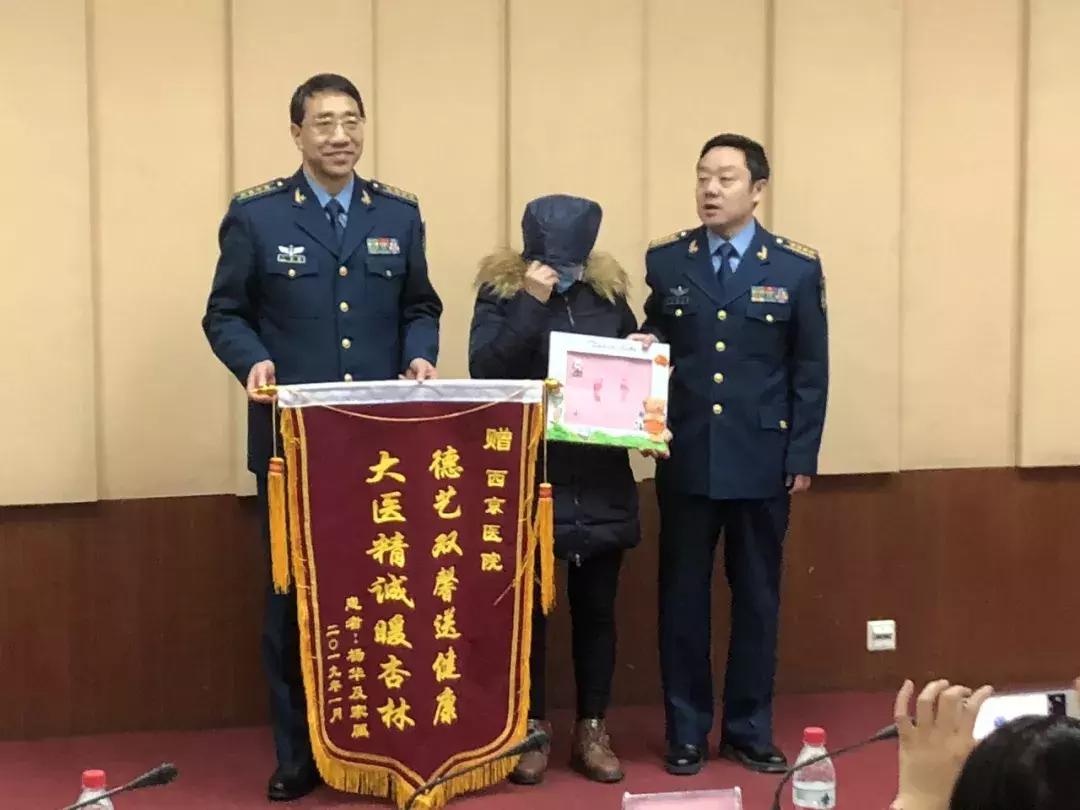 中国首例67岁自然受孕产女,女子通过试管婴儿生下一个儿子