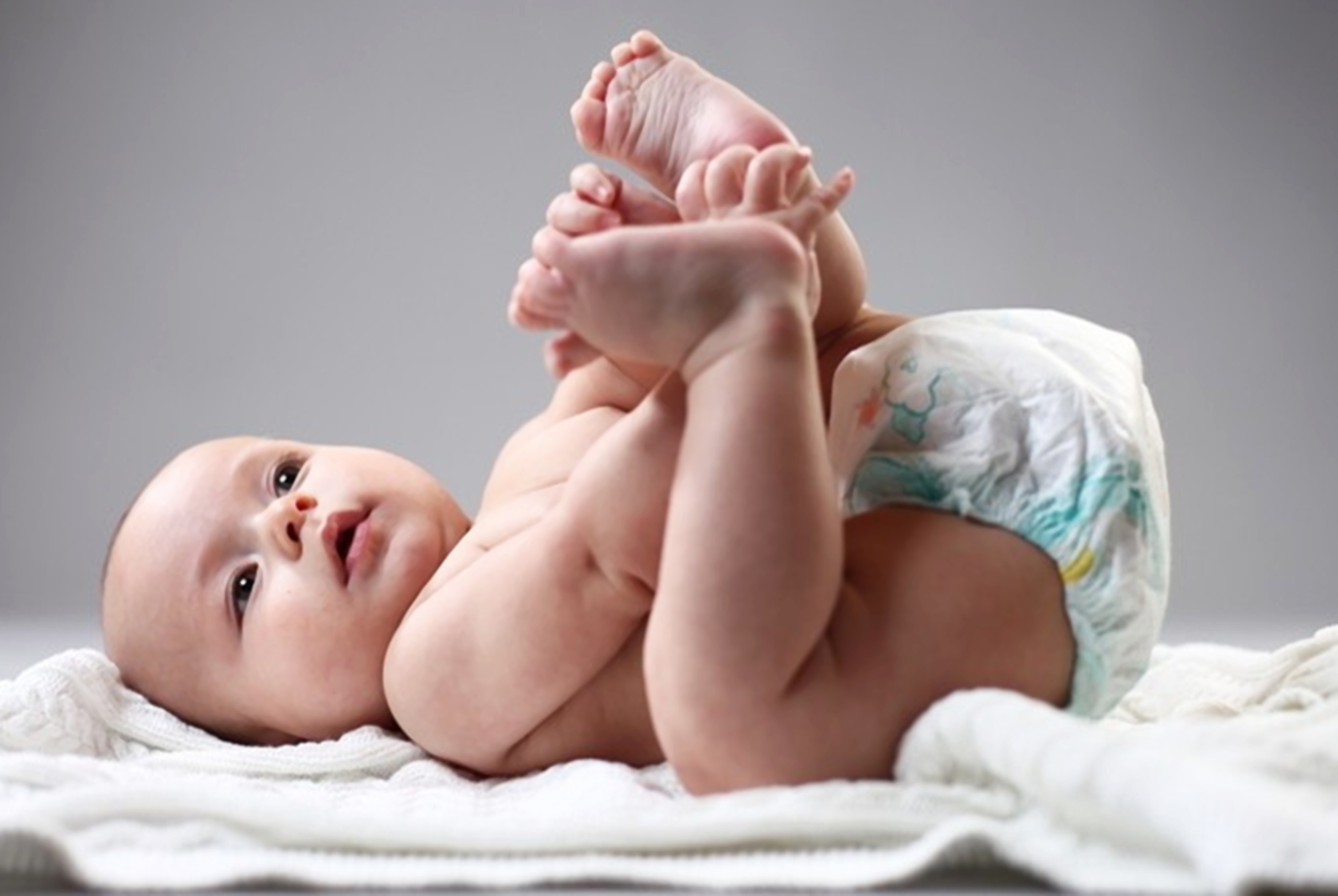 为什么中国孩子容易“罗圈腿”?多半是和父母的这3种习惯有关