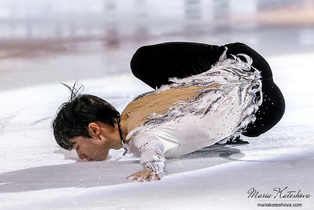 羽生结弦展览的衣服是他穿过的吗,羽生结弦周边值得收藏吗