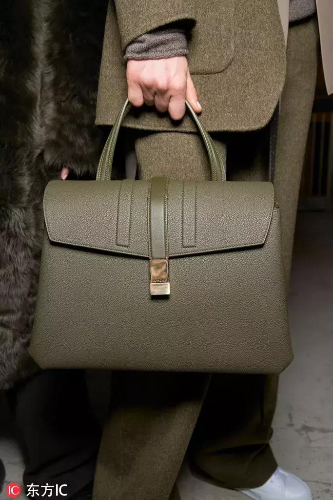 粉色打底适合什么颜色的外套,最适合女生的颜色