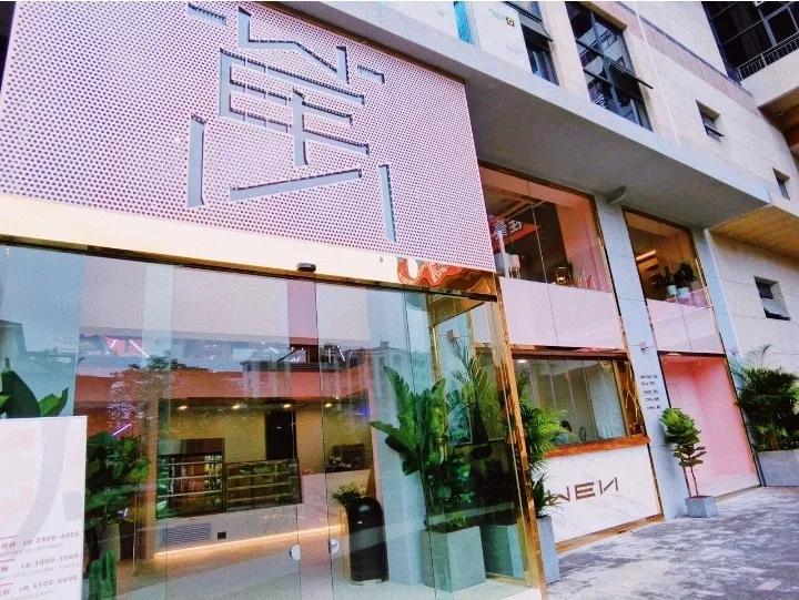 立人设、卖人设,桂林网红甜品店老板娘集资百万后,消失了?