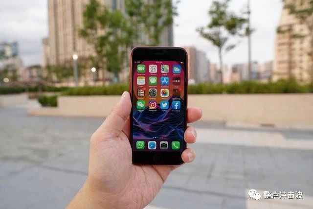 iphonese2真实使用体验,iphonese2有什么优缺点