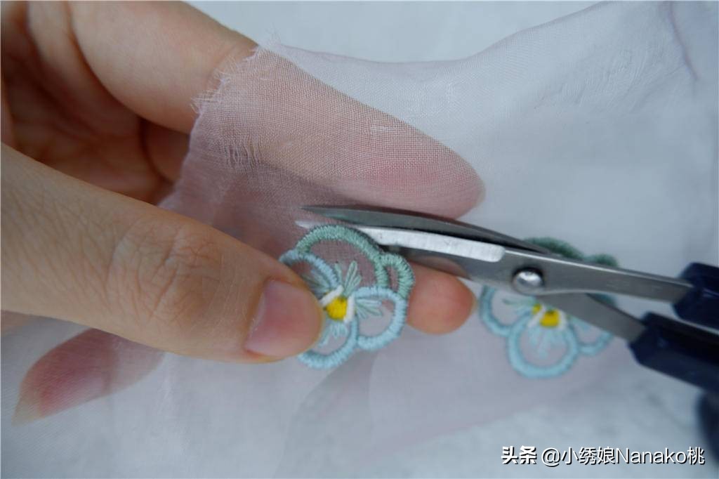 如何用欧根纱做成仙气飘飘的流苏,欧根纱刺绣花边可以怎么用