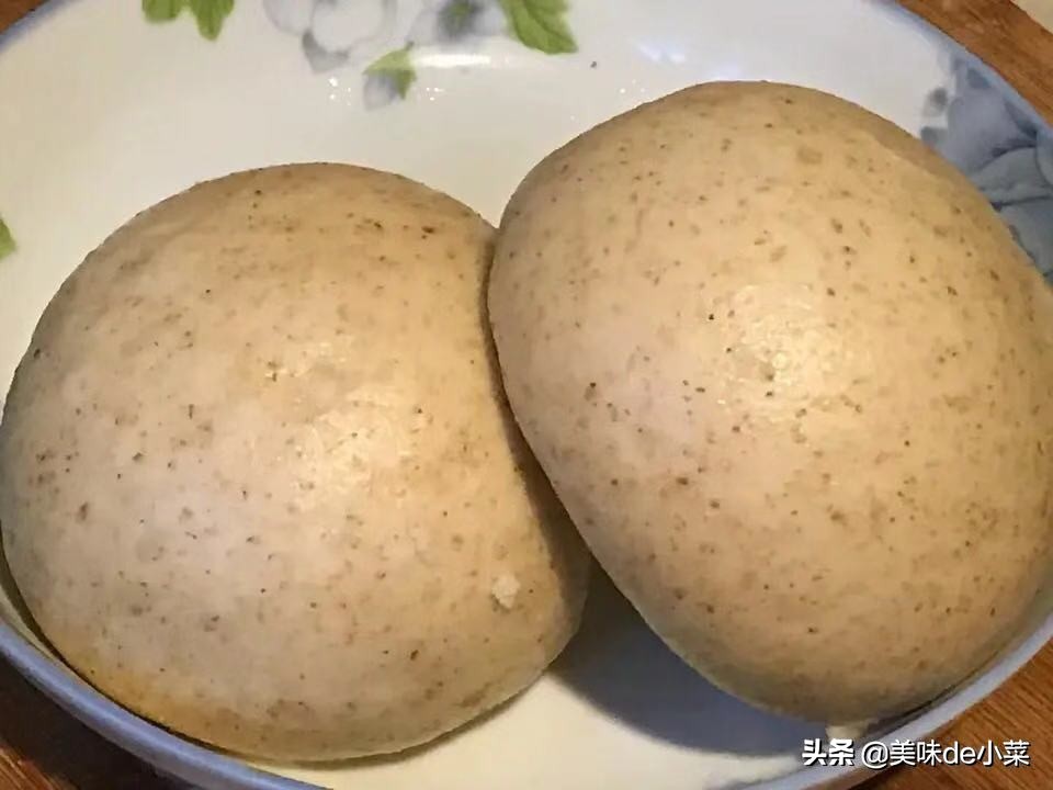 一锅漂亮的馒头,一锅馒头有一个又小又硬