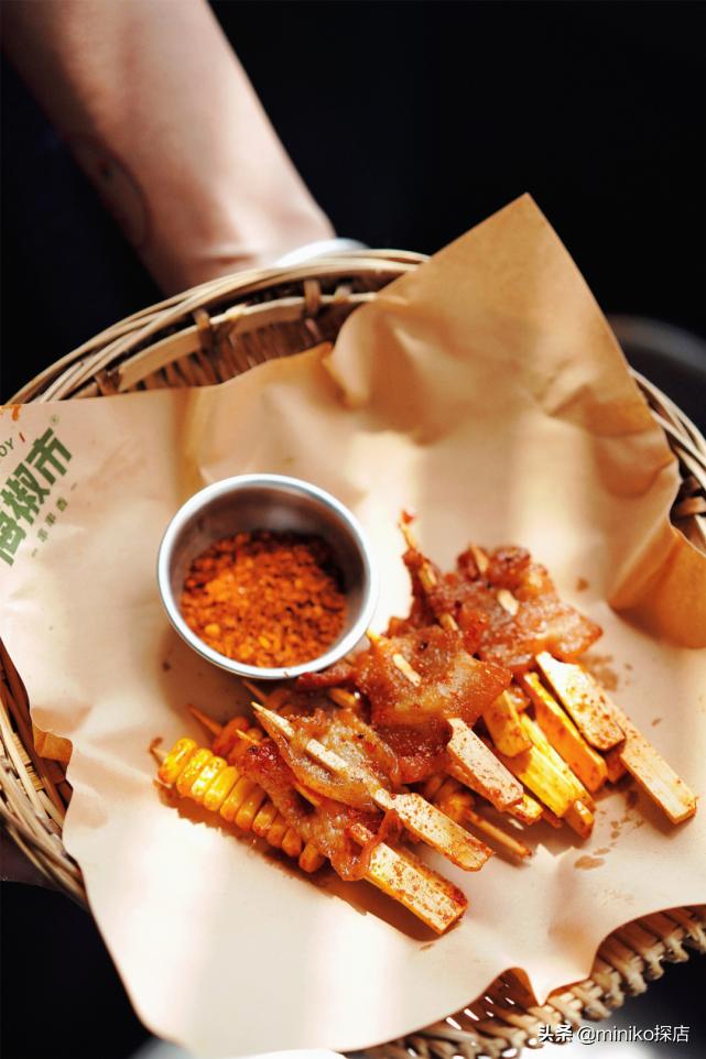 夏天的第一座“雪山”，就在海椒市串串香