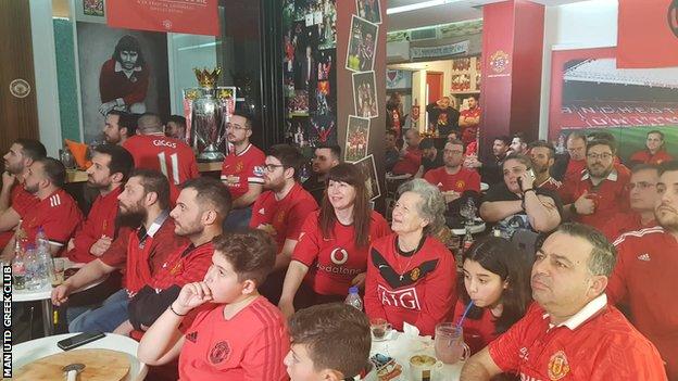 足球旅游-为什么不仅仅只是对半围巾｜乔治聊球