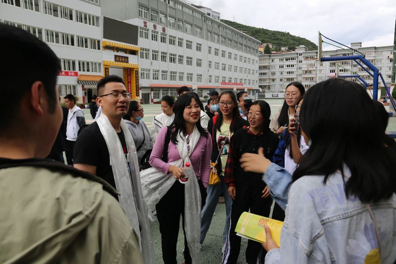 成都七中前端老师,四川成都七中教师线上课