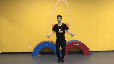 玩胜少儿体能训练,竞技一分钟跳绳技巧教学