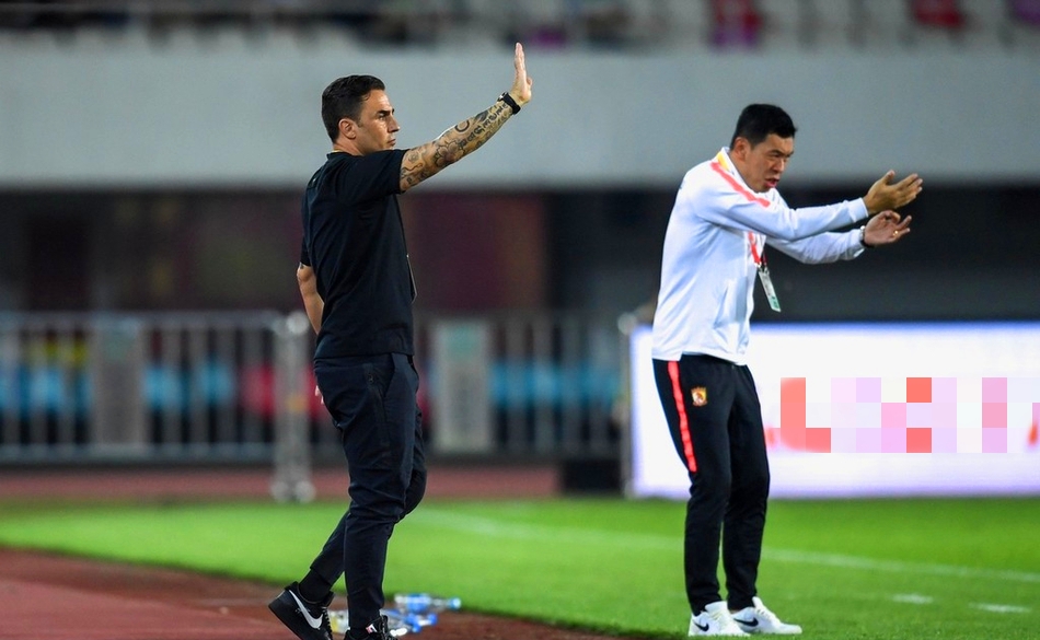 卡纳瓦罗机场讲不出再见,卡纳瓦罗口哨