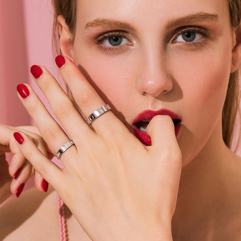 巧挑气质戒指，彰显指间格调