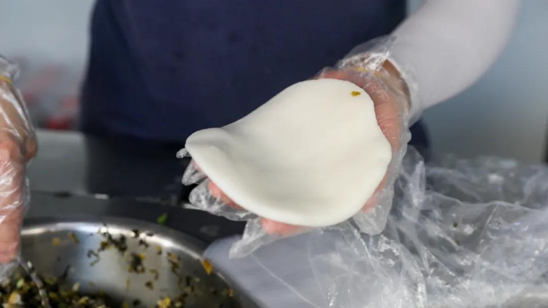 泉秀路上卖了17年的QQ米包,再不去吃就要失传了...