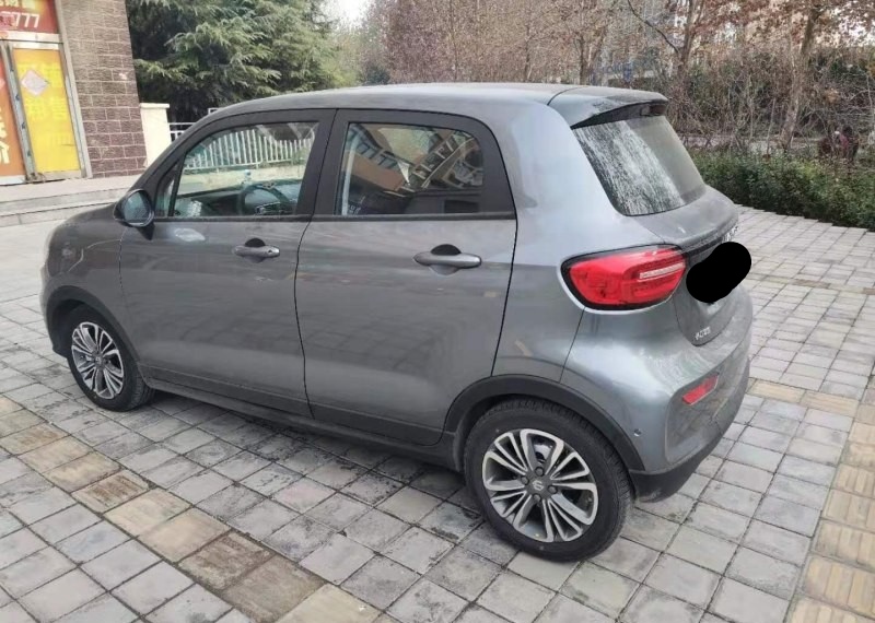 90后美女的南瓜马车—零跑T03配置高、操控好，续航400