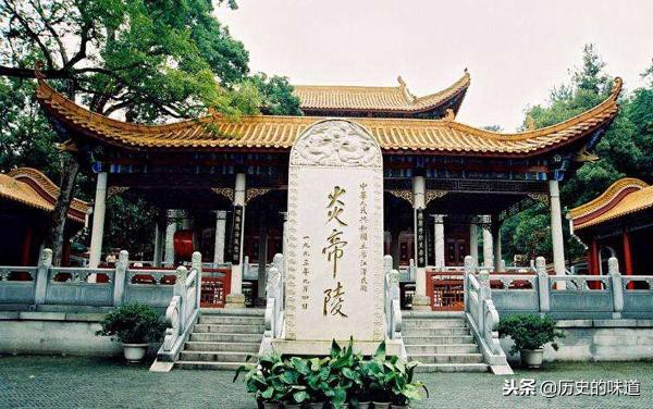 炎帝除了尝百草还干过什么事情,炎帝黄帝打仗不玩命