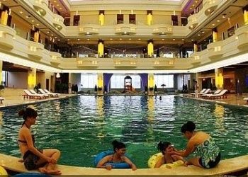 雪天户外泡温泉有哪些地方,春雪时节泡温泉