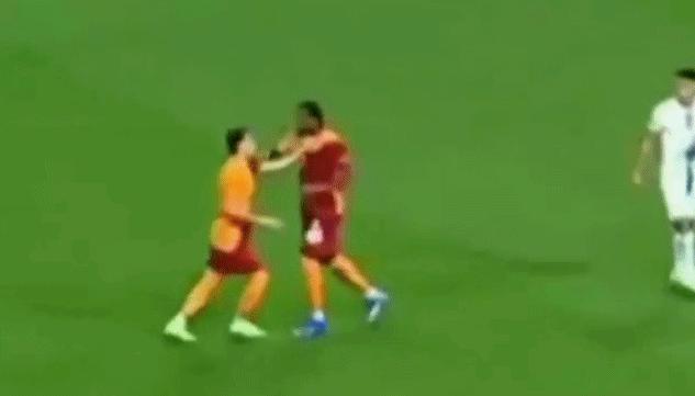 孙兴慜在比赛中被对方无端攻击,孙兴慜蹬踏对手被红牌罚下