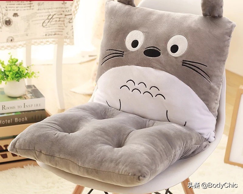 要过年了，晒晒自己在淘宝买的无用品！