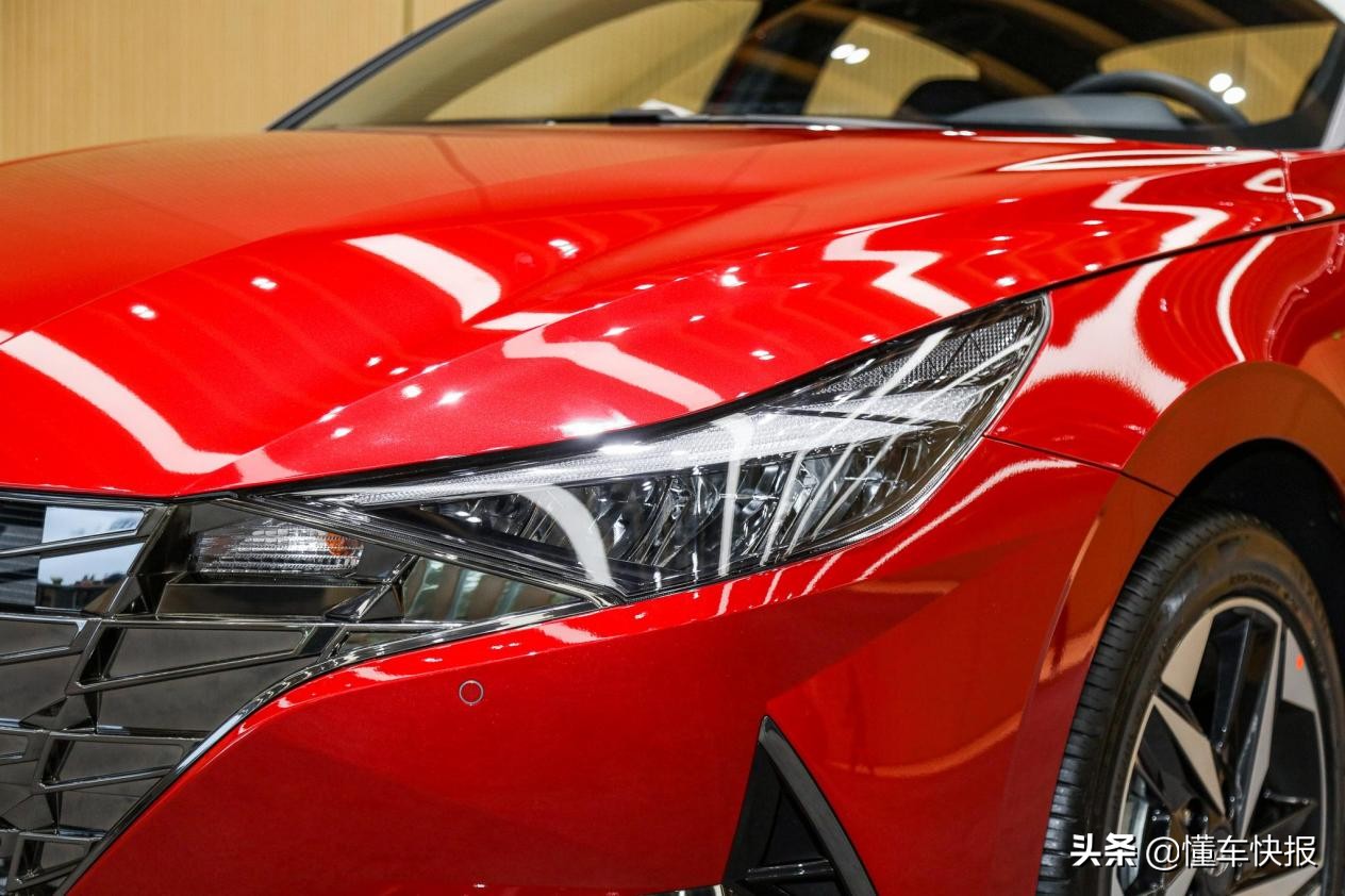 第七代伊兰特和全新伊兰特区别,第六代伊兰特对比第七代伊兰特