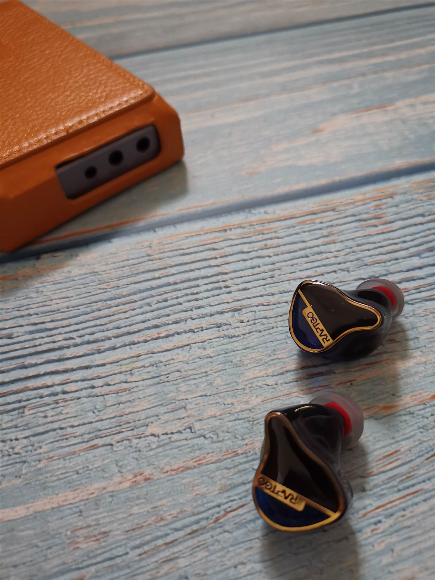 蹲甩盲狙你更喜欢哪一个？性价比盲狙体验之：RAPTGOGR40-CP分享