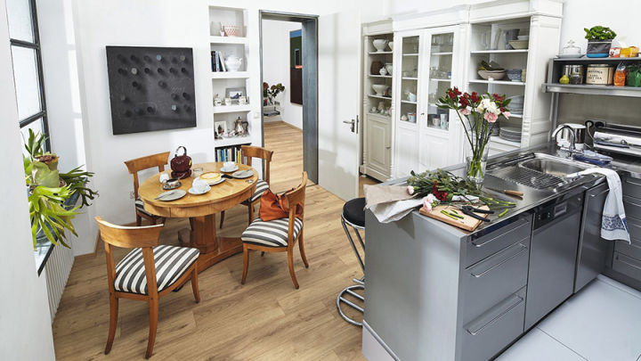 上台讲解装修案例,亲身传授装修攻略