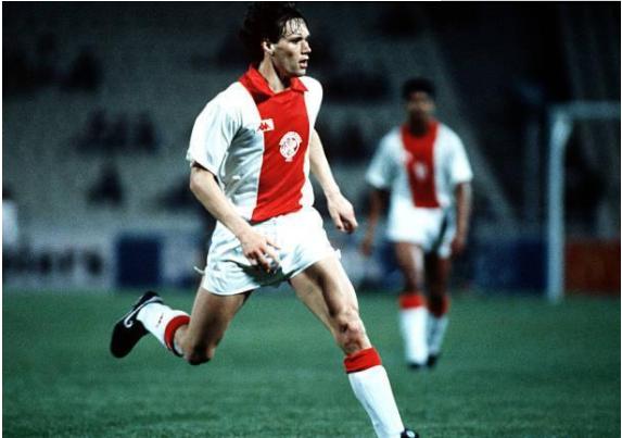 荷兰三剑客时期11号球员,荷兰三剑客左边锋