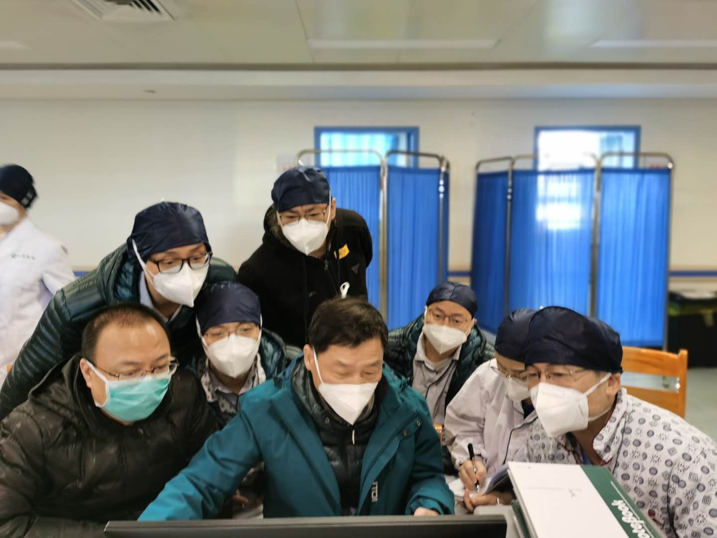 武汉战“疫”专访回顾：李太生，面对“新冠”从黑脚丫找发病机制