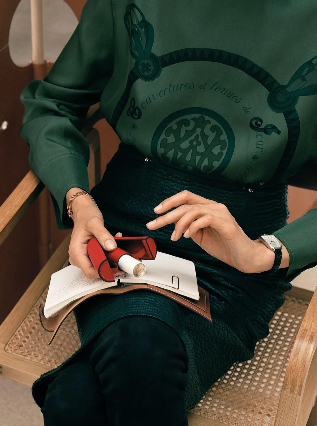 大型真香现场！爱马仕口红真的来啦！网友“设计一言难尽”