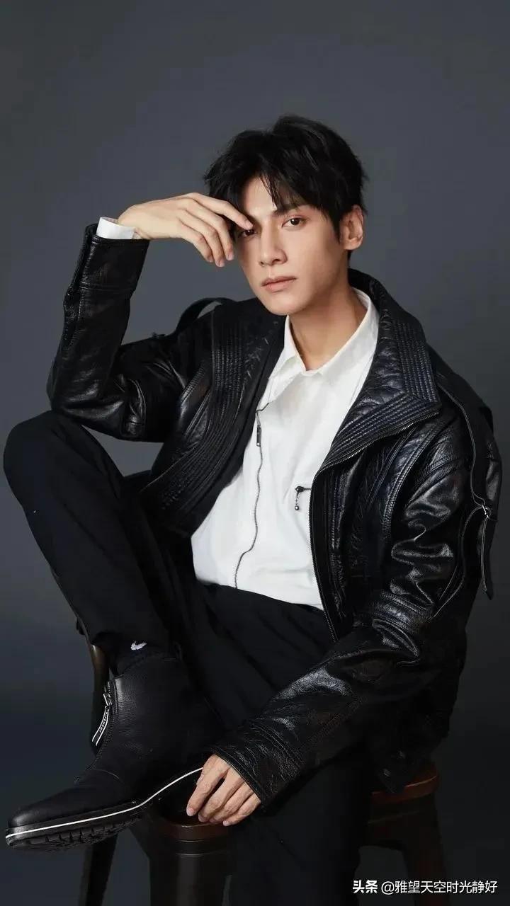 秋冬男星皮衣穿搭,男明星皮衣外套搭配