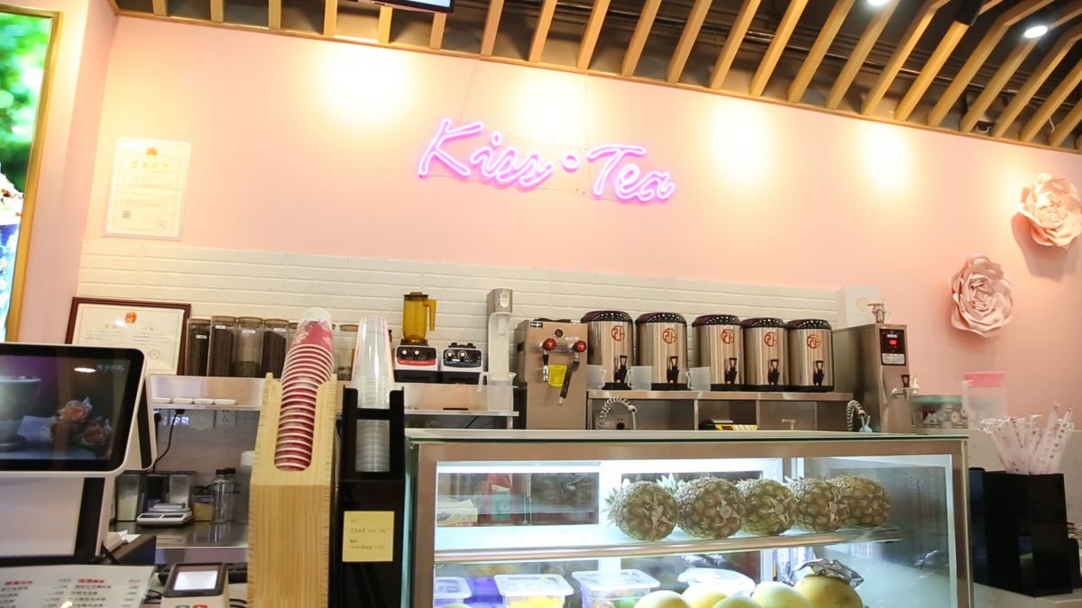 火爆珠三角的网红奶茶店来了，还带着宫崎骏设计的杯子！