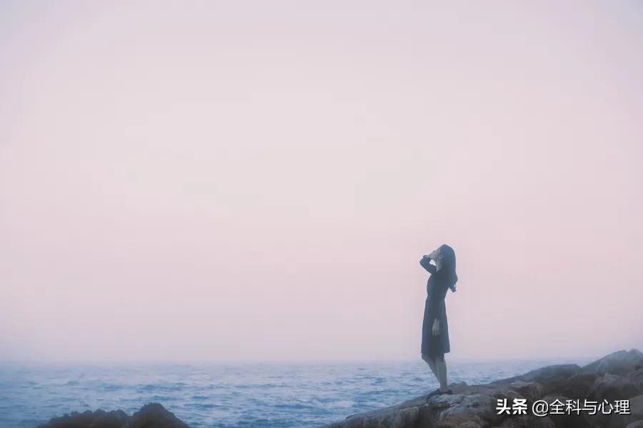 当你不开心的时候抬头看看天空,不开心的时候抬头看看天空下一句